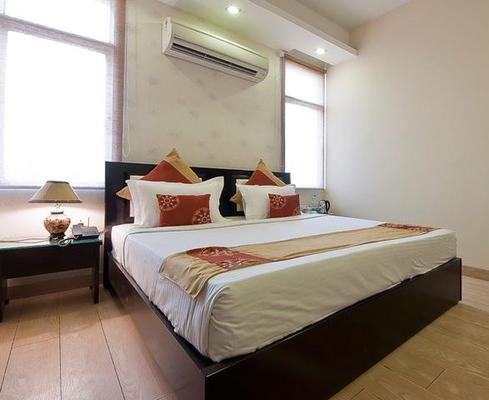 Hotel Paradise Inn 
